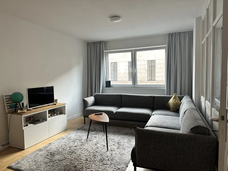 Lebendiger Mittelpunkt: 3,5-Zimmer-Wohnung in Berlin-Mitte — photo 1